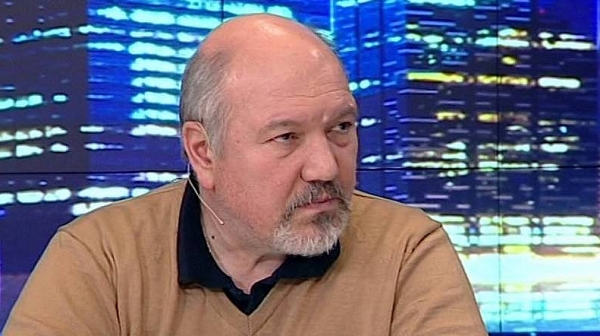 Проф. Александър Маринов за вота на недоверие: Има опасност БСП „като рие, да пада на гърба ѝ”