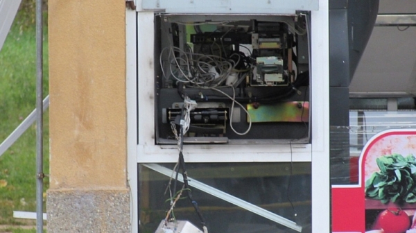 Петима задържани за взривен банкомат през изминалата нощ в София