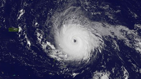 Ураганът „Дориан“ приближава Флорида с 220 км/ч