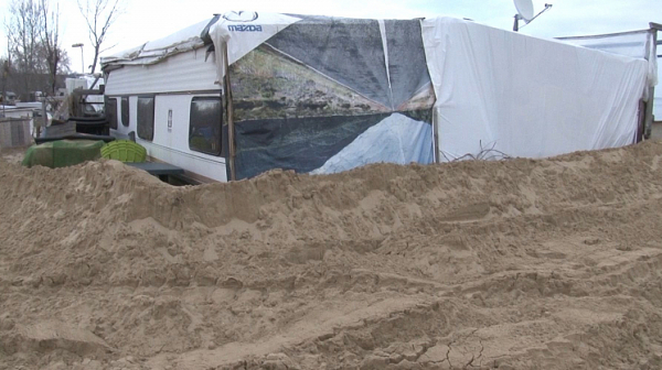 НС забрани палатките върху пясъчни дюни