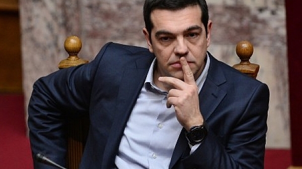 Ципрас раздава 1 милиард евро на най-бедните гърци