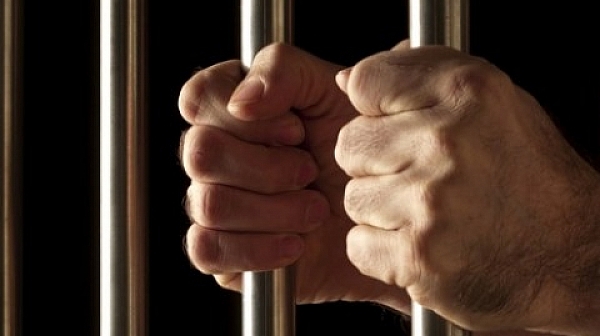 Затворник, пуснат в отпуск, нападна жена в Несебър