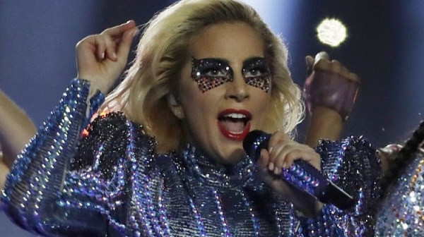 Лейди Гага пусна клип с българска народна песен