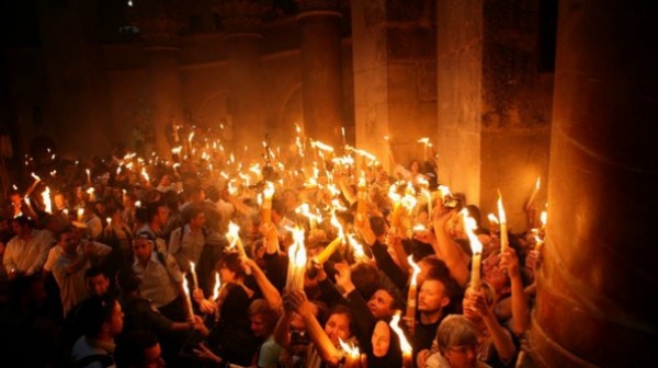 Пращаме Благодатния огън на Македония