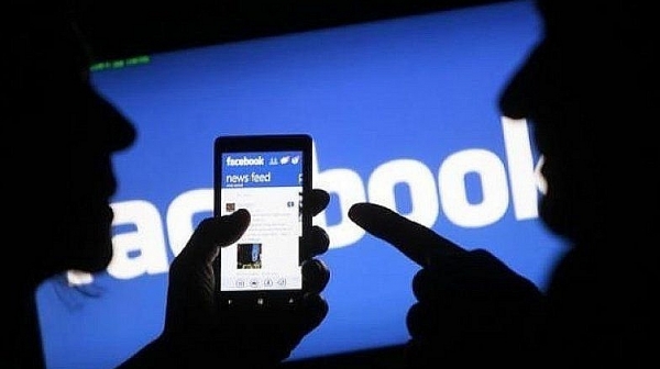 Фейсбук инвестира $300 милиона за журналистика