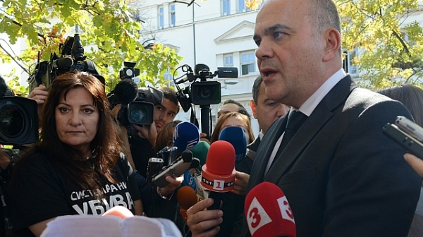 Петков лично съобщи на майките движението на промените в законите