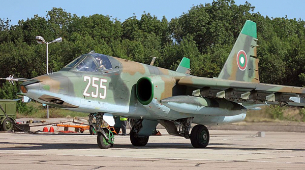 Кабинетът даде 82,5 млн. лв. за да върне Су-25 в небето