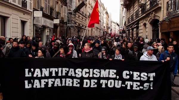 Комунисти предизвикаха погроми във Франция
