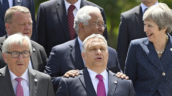 Изключването на ФИДЕС на Орбан от ЕНП искат 12 партии