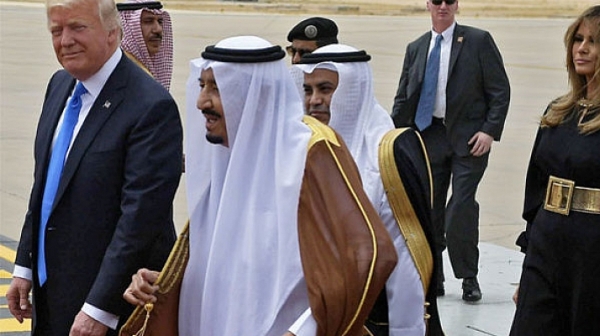 Доналд Тръмп накара емирът на Катар и саудитския престолонаследник да си поговорят по телефона