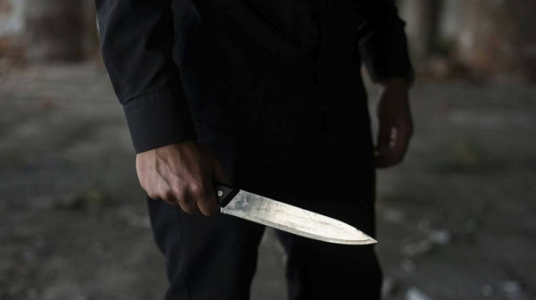 Арестуван терорист рани с нож двама охранители във Франция
