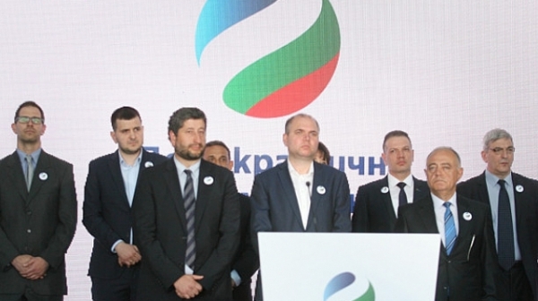 ”Демократична България” иска от Радев вето върху промените в АПК