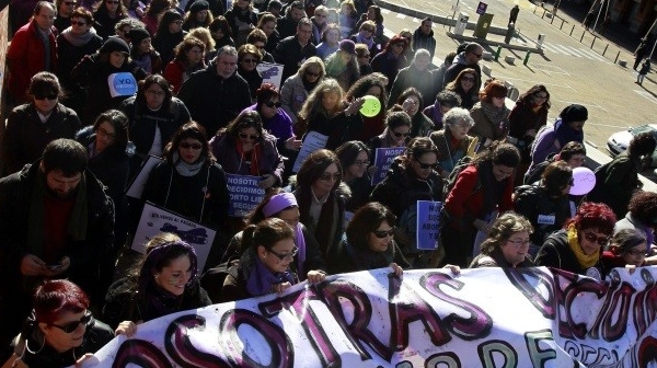 Хиляди излязоха на протест против абортите в Полша