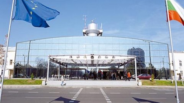 Правителството отново стартира  концесията на летище София