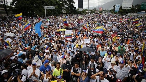 Младеж стана 105-тата жетва на протестите във Венецуела