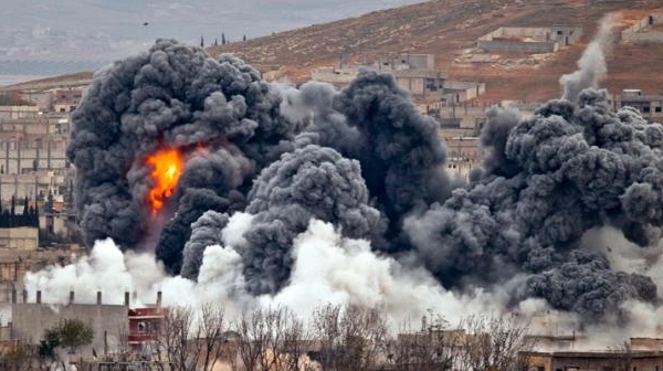 Най-малко 14 души загинаха при въздушен удар в Сирия