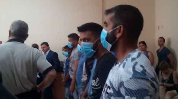Съдът остави в ареста двама от биячите в Асеновград