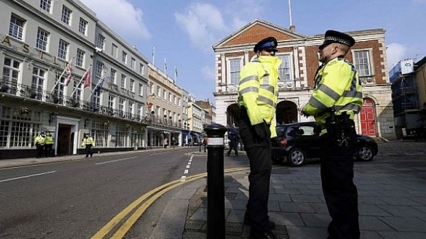 Сблъсъци в Лондон, има ранени полицаи