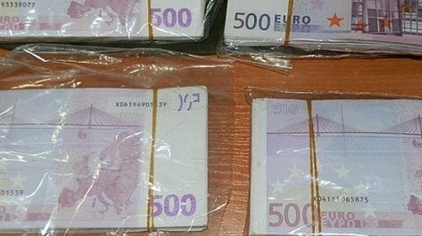 Арабин опита да внесе контрабандно 85 000 евро, хванаха го на аерогара София