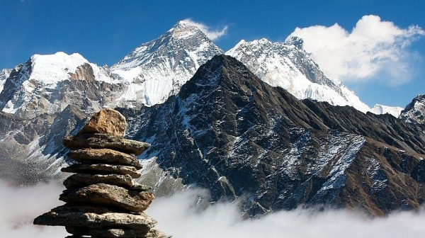 Още трима алпинисти загинаха на Еверест