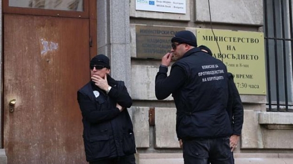 Проверяват Държавната агенция за българите в чужбина за корупция