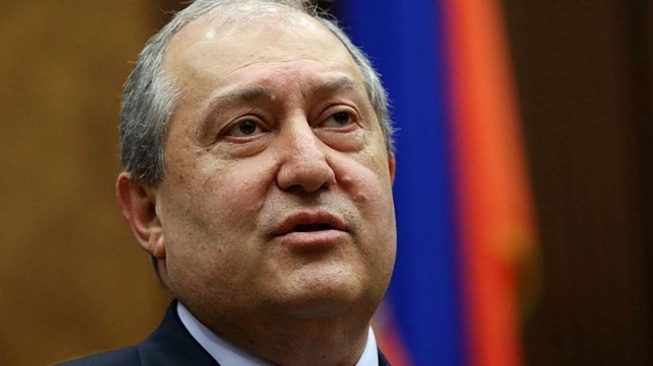 Премиерът на Армения хвърли оставка