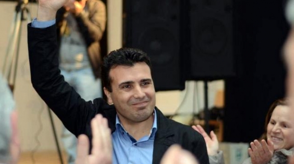 Заев обещава на македонците средна заплата от 500 евро