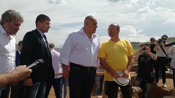 Борисов плаши благоевградчани, че ще спре АМ ”Струма”