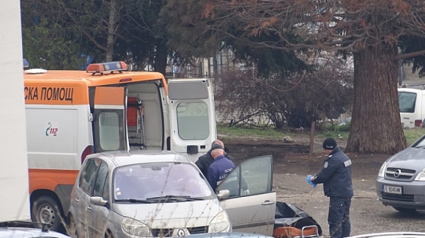 Откриха мъртъв мъж в кола в Благоевград