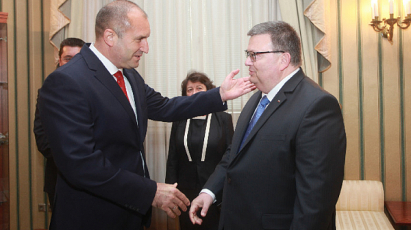 Цацаров определи срещата при президента за ”прибързана, открита и спокойна”