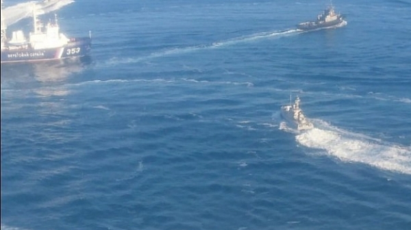 Русия обстрелва катера ”Бердянск” в неутрални води