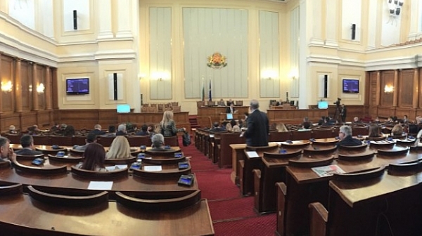 Депутати и застрахователи обсъждат лимитите за обезщетения при смърт