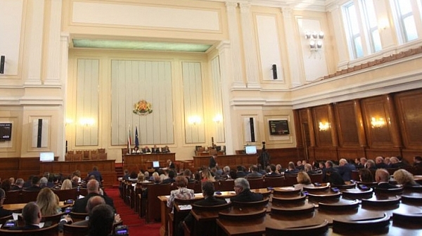 Парламентът отхвърли ветото на президента върху антикорупционния закон