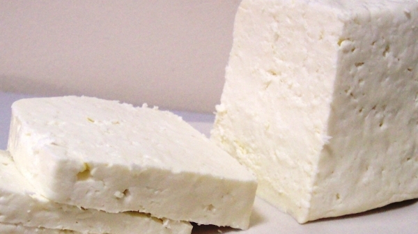 Злоупотреби: Продават сирене и кашкавал без мляко