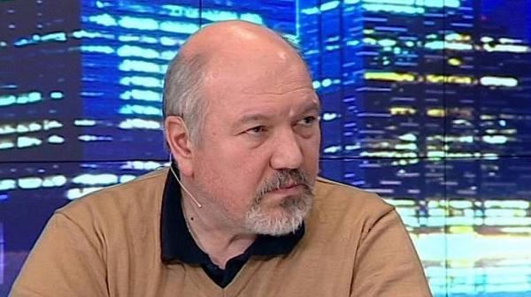 Александър Маринов: Управляващите стават абсолютно зависими от ДПС