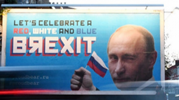 Иронични билбордове с Путин в Лондон