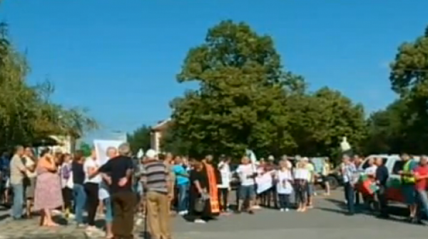 Жителите на пет пловдивски села протестират срещу две кариери
