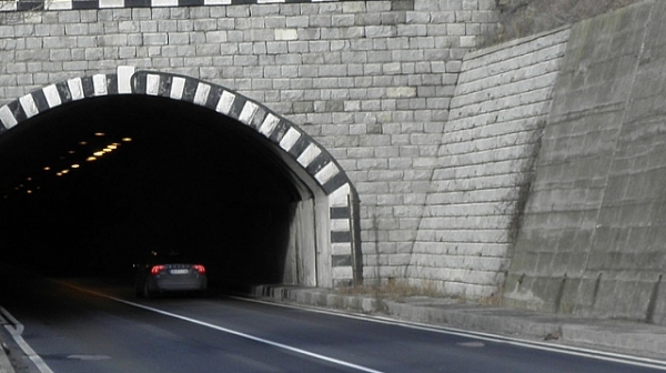 Авария спря осветлението в тунел в Кресненското дефиле