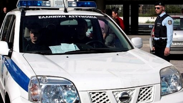 В Гърция арестуваха българки от престъпна група за продажба на бебета
