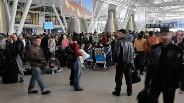 Изоставен куфар на Летище София вдигна на крак полицията