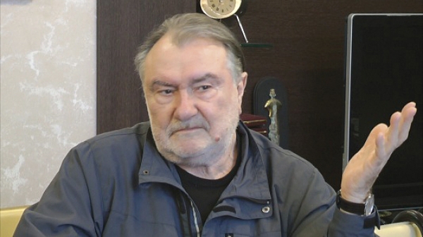 Президентът връчи на Васил Михайлов почетен знак по повод 80-годишнината на актьора