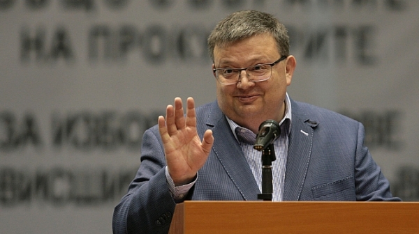 В прокуратурата вървят залози: Цацаров ще си изкара ли мандата?