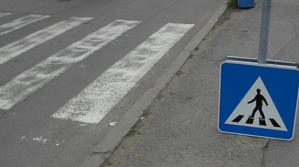 Кола мина на червено в Пловдив и уби мъж на пешеходна пътека