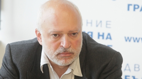 Проф. Велислав Минеков: За управляващия Падишах, освен идеите на Винету, е важно как изглежда в медиите