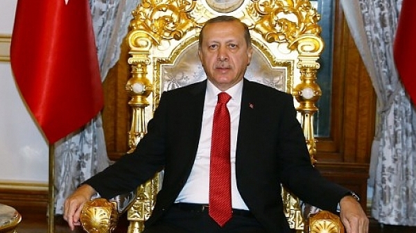 Кабинетът на Ердоган: Турция не планира да прекрати отношенията си с НАТО