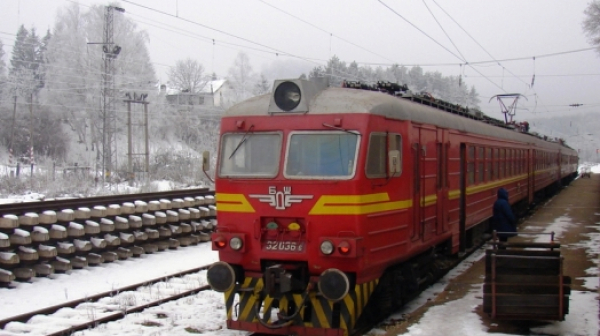 Технически инцидент спря влаковете между София и Мездра