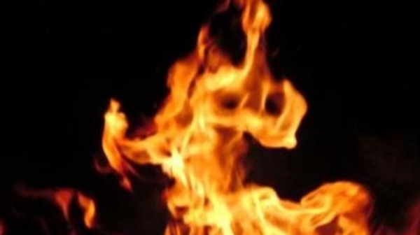 Пет момичета изгоряха при пожар в игрална зала в Полша