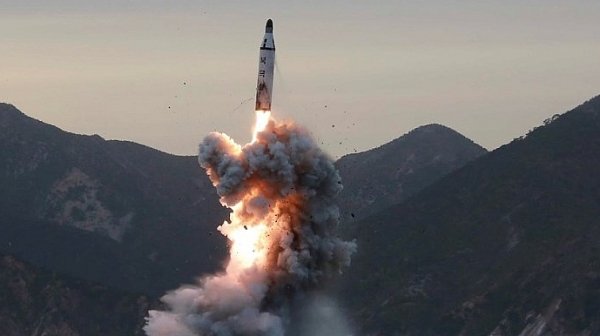 Северна Корея  изстреля поредна балистична ракета