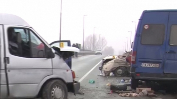 Пет станаха жертвите на катастрофата край Пазарджик