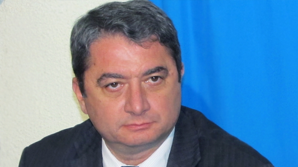 Емануил Йорданов: По закон заместникът на Пламен Георгиев трябва да го провери